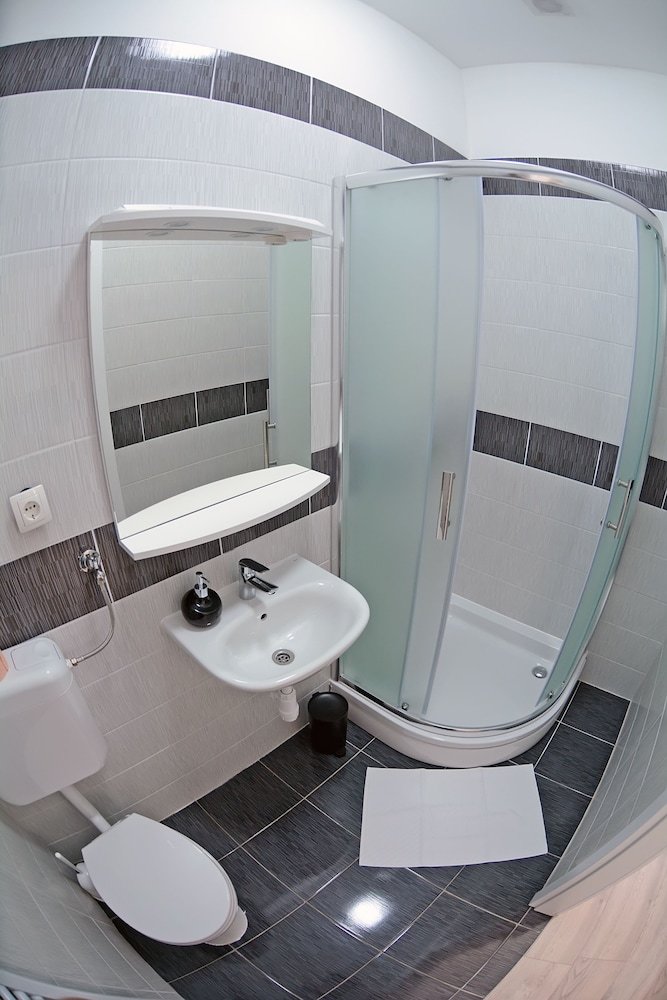 Hostal Virtus Apartments And Rooms