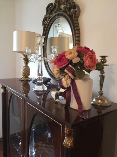 Ana's City Center Apartment