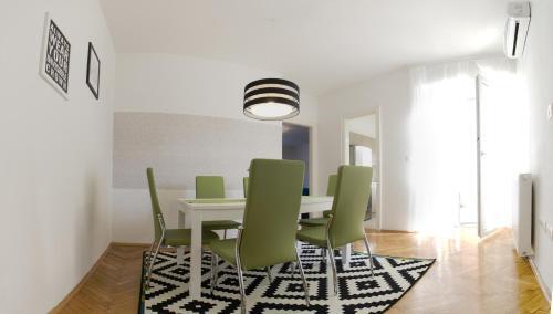 Apartments With Wifi Zagreb - 14045