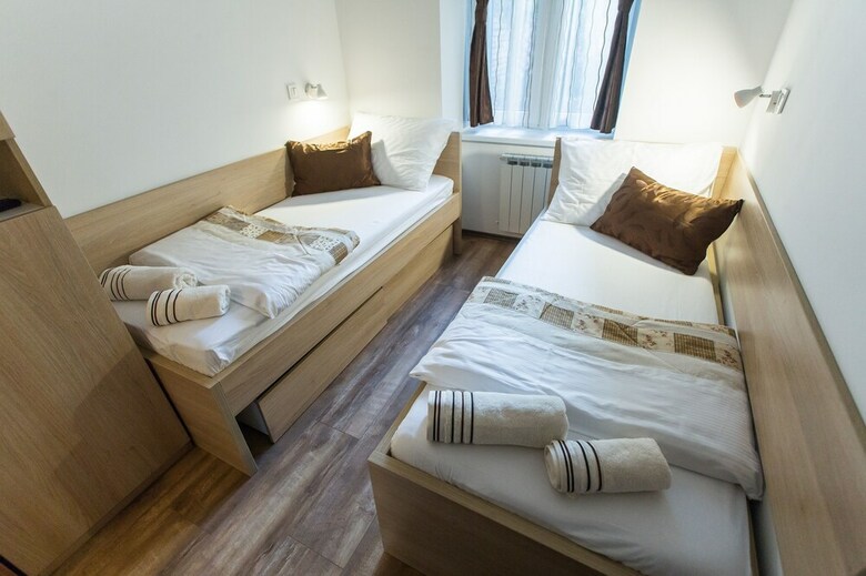 Hostal Guesthouse Bed 4 You