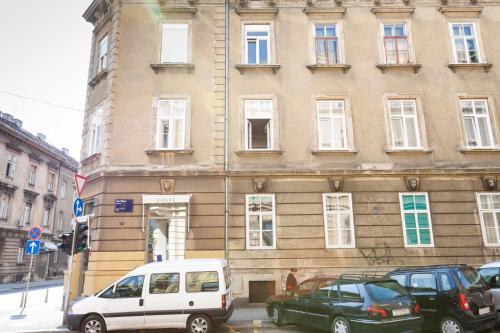 Loox Serviced Apartments