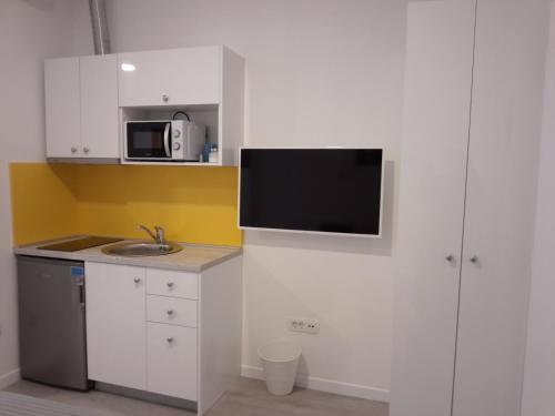 Apartment 52