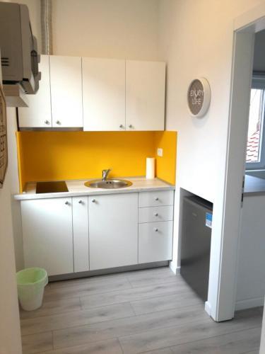 Apartment 52