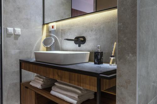 De?man Luxury Apartments