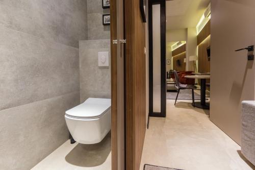 De?man Luxury Apartments