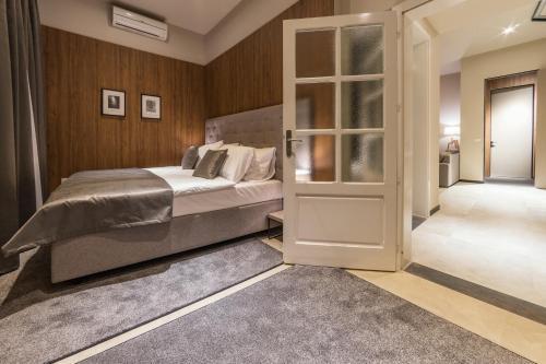 De?man Luxury Apartments