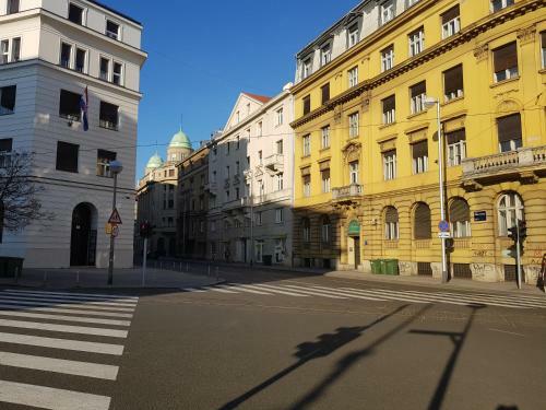 Palace Apartments By Zgrent