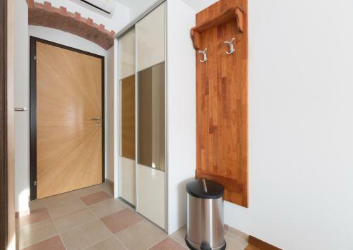 Palace Apartments By Zgrent