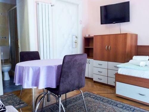 Studio Apartment In Zagreb With Balcony, Wifi, Washing Machine (3797-1)