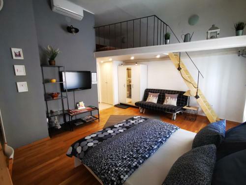 All In 9 Apartment