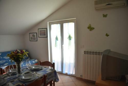 Anita's Terrace Apartment