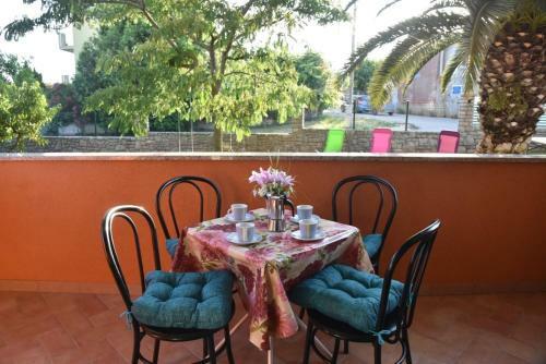 Anita's Terrace Apartment