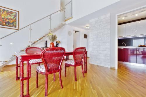 Hostal Aurora House With Apartments