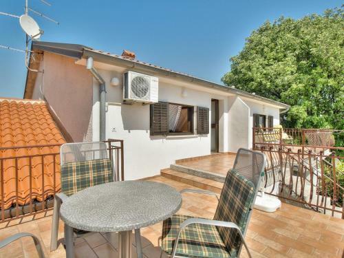 Hostal Paradinovic House With Apartments