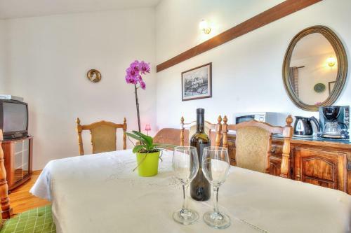 Hostal Nadia House With Apartments