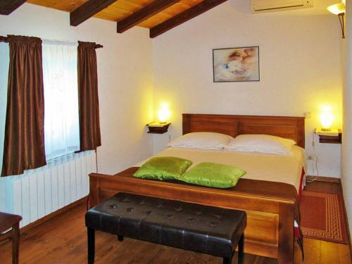 Holiday Home Bozac (roj417)