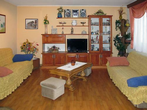 Holiday Home Jakov (roj433)