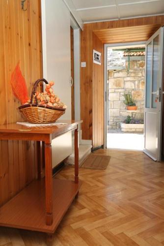 Apartment Zrnovo 9239a