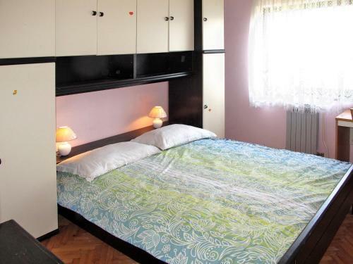 Holiday Home Haus Divna (pul578)