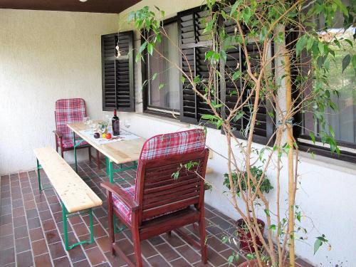 Holiday Home Haus Divna (pul578)