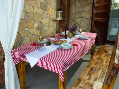 Villa Holiday Home Iva With Pool