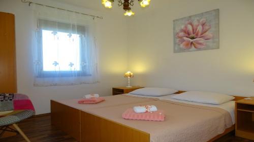 Villa Holiday Home Iva With Pool