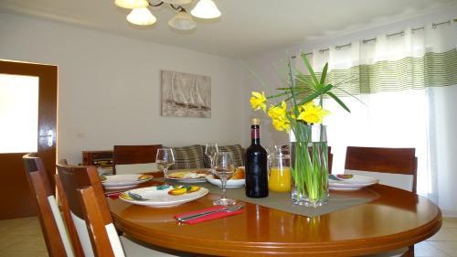 Villa Holiday Home Iva With Pool