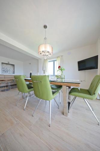 Villa Olive Garden Apartments