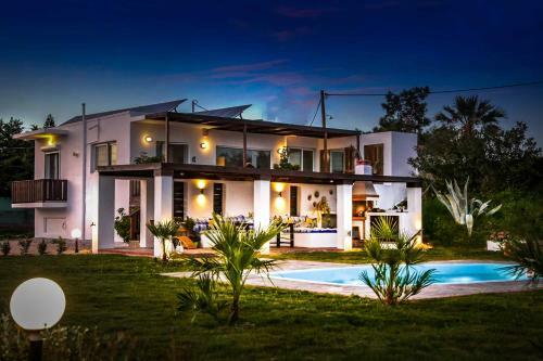 Afantou Beach Villa