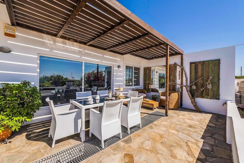 Afantou Beach Villa