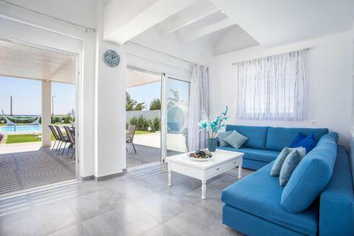 Villa White Passion
