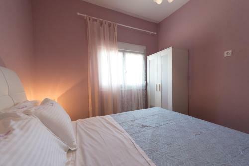 Kes Apartments