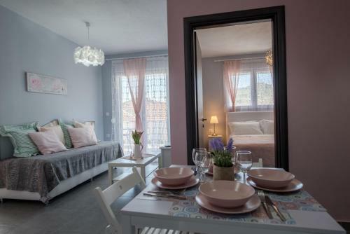 Kes Apartments
