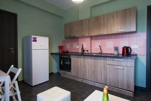 Kes Apartments