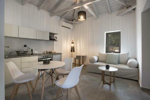 Calme Suites Mani