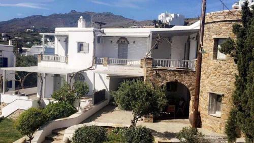 Elia Apartments