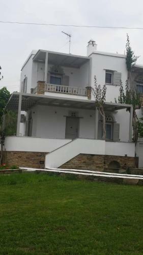 Elia Apartments