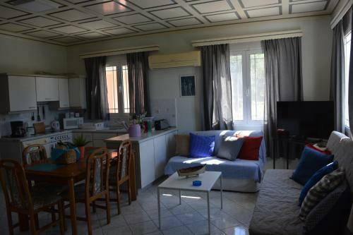 Monte Caputo Holiday House