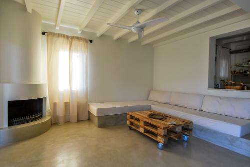 Villa Andros Tessera