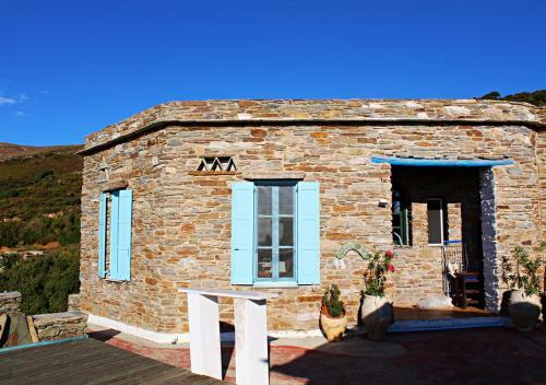 Villette Adonis Andros