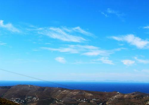 Villette Adonis Andros
