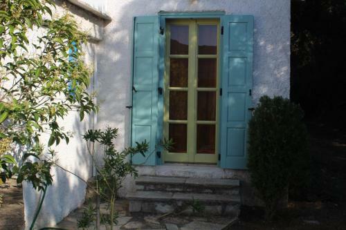 Villette Adonis Andros