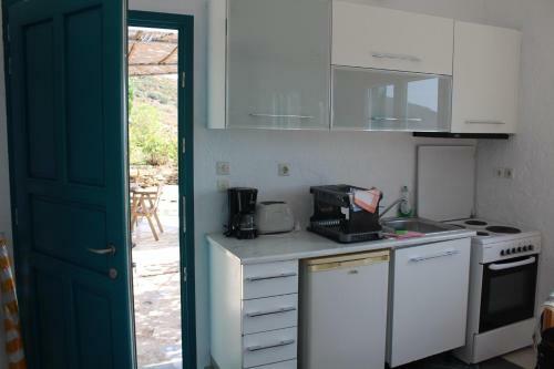 Villette Adonis Andros