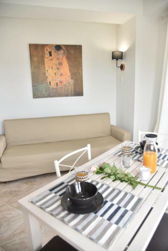 Apartamento Kyma Studios And Suites