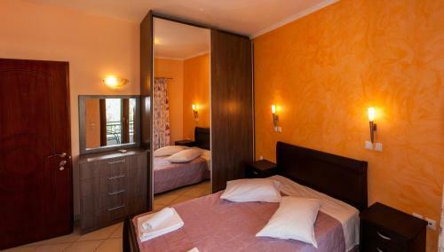 Villa Lola's House