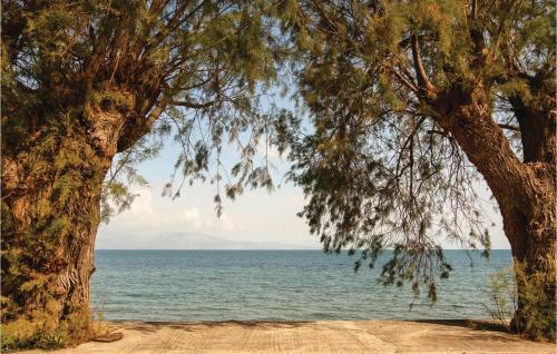 Three-bedroom Holiday Home In Diakopto Achaias