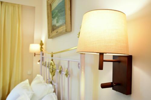 Hostal Amforeas Retreat Guesthouse