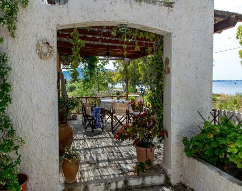 Seaside House On Aegina Lovely Island