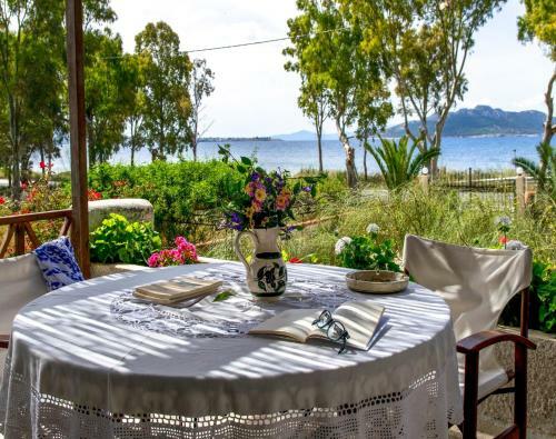 Seaside House On Aegina Lovely Island