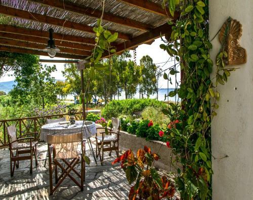 Seaside House On Aegina Lovely Island